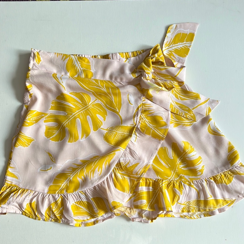 Wilde Fable Faux Wrap Floral Skirt size XS